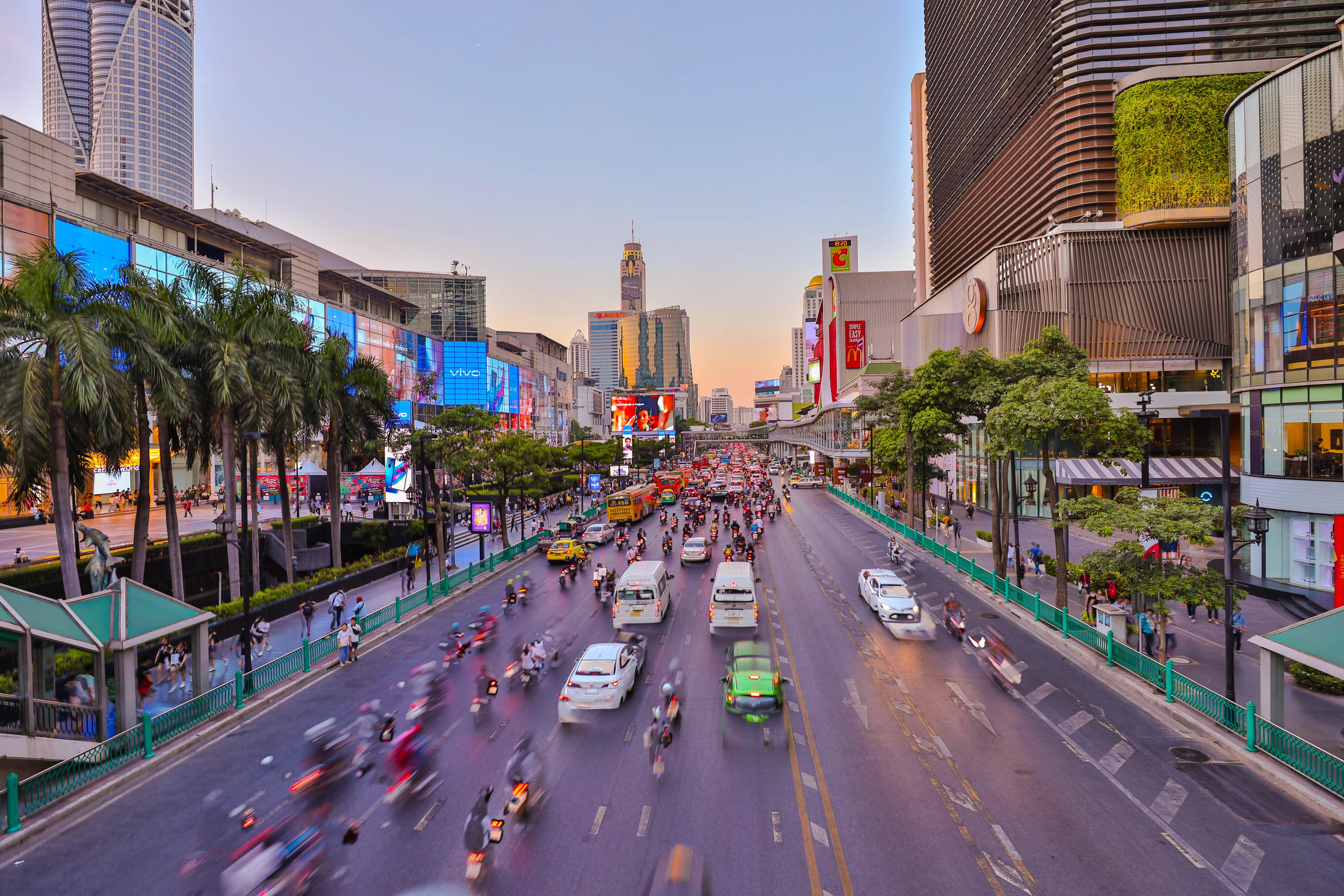 Holiday Inn Bangkok, an IHG Hotel Bagian luar foto